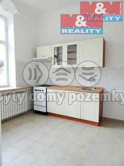 Pronájem bytu 3+1, 75 m², Hradec Králové, ul. Pražská třída - 2