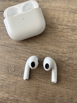 Apple AirPods 3 - 2