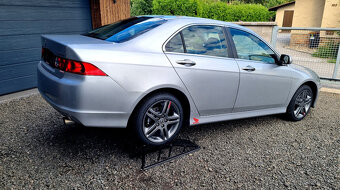 Honda Accord sedan 2,0i-Vtec výborný stav r.2008. - 2