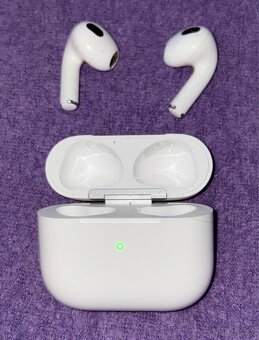 AirPods 3 generace - 2