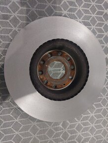 Brzdové kotouče Passat B8 - 2