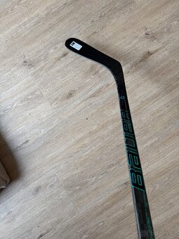Hokejka Bauer TWITCH, levá, P92 i P28, flex 70, 77, 87 a 102 - 2