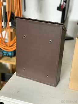 Ocelová poštovní schránka 215 x 305 x 70 mm - hnědá - 2