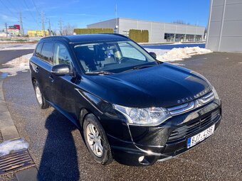 Mitsubishi Outlander 3 2.2 Di-D 4x4 tažné - 2