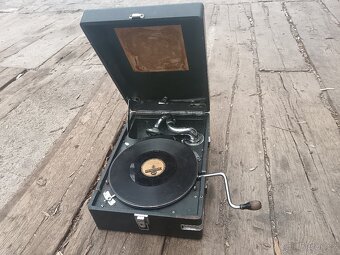 Gramofon His Master's Voice model 102 - 2