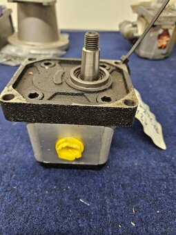 20C12X zubové čerpadlo 12" - 2