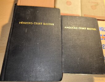 Staré slovníky 6 kusů. - 2