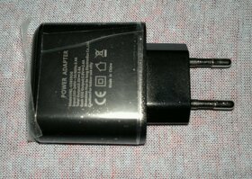Nabíječka USB s displejem ROCK / ORLOVÁ - 2
