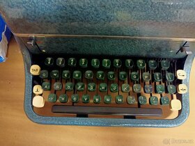 Starý psací stroj - 2