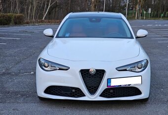 Alfa Romeo Giulia - 2