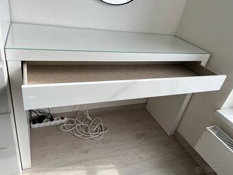 Toaletní stolek - IKEA Malm - 2