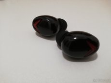 Bezdrátová sluchátka A8 s pouzdrem 2200mAh, záruka 24 měsíců - 2