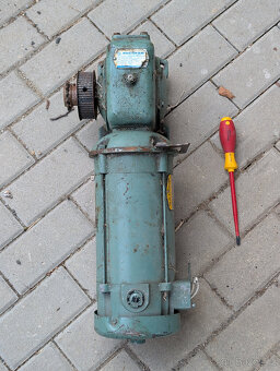 Elektromotor s převodovkou, 2 - 2