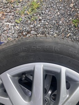 Alu kola Renault 16” 5x114 + Michelin pneu velmi dobrý stav - 2