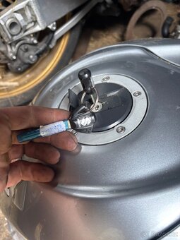 Sada zamku a ridici jednotka na Suzuki Gsxr 1000 07-08 - 2