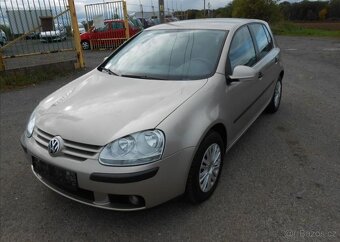 Volkswagen Golf 1,6 85 kW KLIMA Serviska benzín - 2