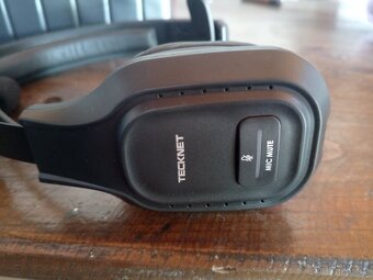 Bluetooth headset s mikrofonem. - 2