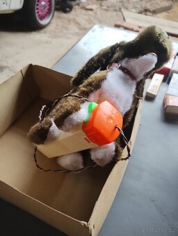 Stará hračka pes - 2