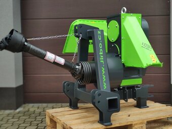 špalíkovač štěpkovač za traktor s pytlovačem do 12cm - 2