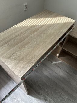 Pracovní stůl - 2