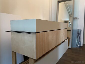 Závěsná skříňka - extreme outlet ze showroomu š 1145 x h 475 - 2