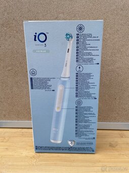 Elektrický kartáček Oral-B iO Series 3 Ice Blue - 2