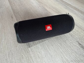JBL FLIP 5 - Černý, Stav jako nový, včetně krabičky a poutka - 2