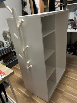 Nízká šatní skříň IKEA + věšák Ikea - 2