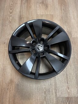 5x112 r18 original Škoda - 2