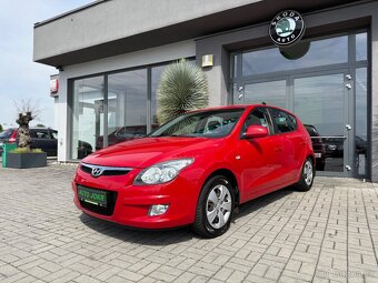 Hyundai i30 1,4 16V 80kW CVVT KLIMA 2 SADY KOL - 2
