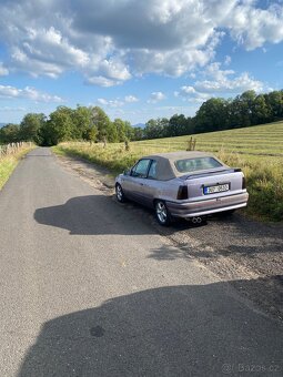 Opel Kadett Cabrio 1.6i Bertone - 2