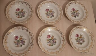 Porcelánové zdobené hluboké talíře - - 2