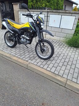 Suzuki 125 sm - 2