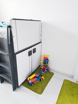 Prodám kompletní set ( stůl, postel, skříň ) - 2