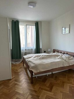 Postel (180x200cm)+lamelové rošty+ 2x matrace (90x200cm) - 2