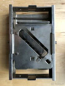 strojek na broušení holicích čepelek - 2