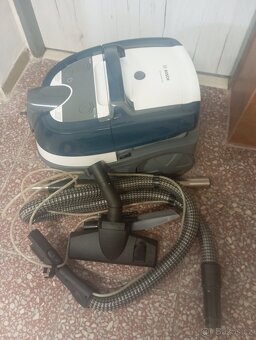 Víceúčelový vysavač Bosch BWD41720 tyrkysový - 2