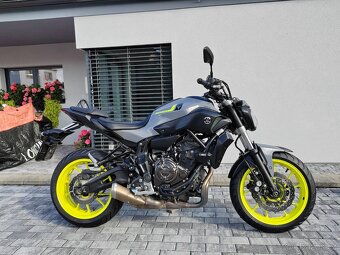 Yamaha Mt07 top - 2