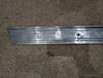 Lišta ALU na levé dveře škoda 110R - 2