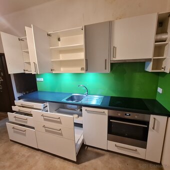 Bílá kuchyňská linka - 2