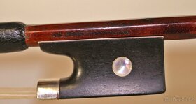 Fantastický smyčec od AUGUST MORITZ KNOPF (1857-1899) - 2