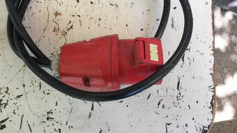 Zásuvka 380V s kabelem - 2