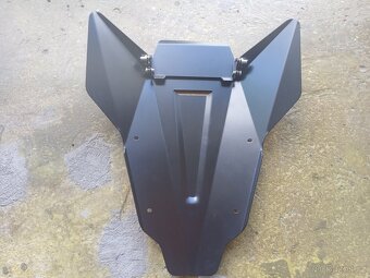 Větrný štít na Yamaha Tracer 9 - 2