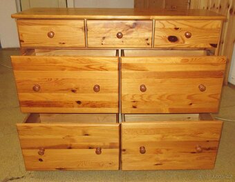 Komoda šuplíková z borovice - celomasiv - Výborný stav - 2