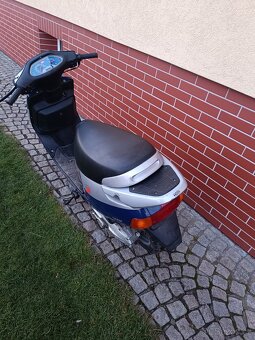 Aprilia 50 skútr - 2