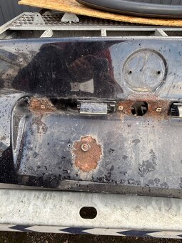 BMW E36 kufr a zadní nárazník. - 2