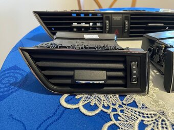 Výdechy topení (klimatizace) Škoda Superb 3 - 2