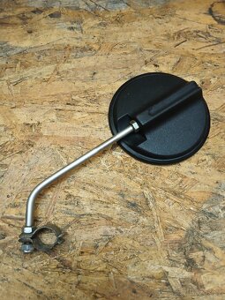 Zpětné zrcátko - 2