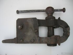 Kovářský svěrák - 2