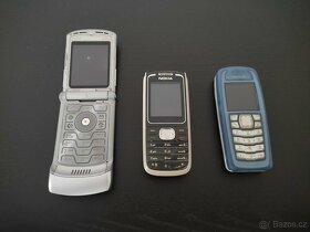 Motorola razr, Nokia - 2